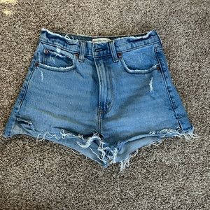 Abercrombie The Mom Short High Rise